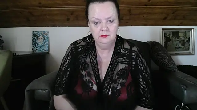 TiffanyMature online show from 06-18-26, 07:29