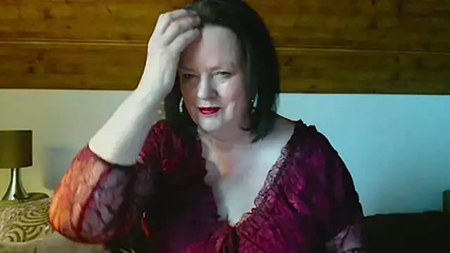 TiffanyMature online show from 11-18-25, 08:06