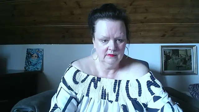TiffanyMature online show from 05-20-26, 02:03