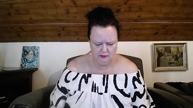 TiffanyMature online show from 06-12-26, 07:06