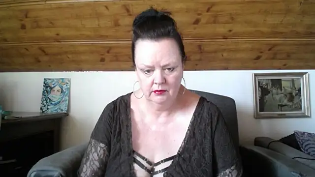 TiffanyMature online show from 06-13-26, 07:17
