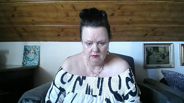 TiffanyMature online show from 05-26-26, 08:23