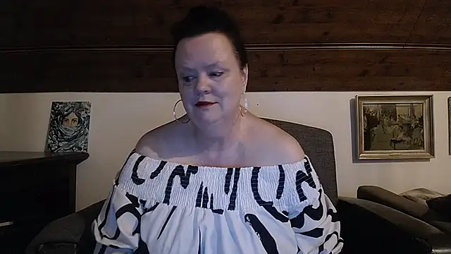 TiffanyMature online show from 05-21-26, 07:06