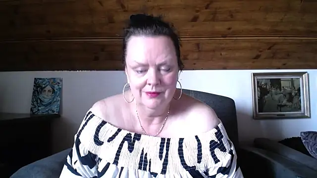 TiffanyMature online show from 06-09-26, 05:25
