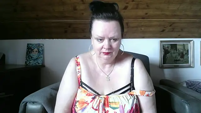 TiffanyMature online show from 05-09-26, 02:09