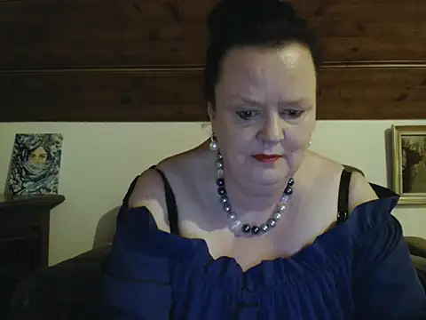 TiffanyMature online show from 04-30-26, 08:57