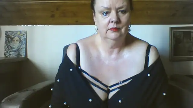 TiffanyMature online show from 03-18-26, 08:17