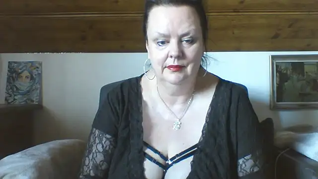 TiffanyMature online show from 04-17-26, 09:45