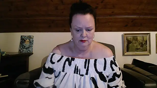 TiffanyMature online show from 06-12-26, 07:11