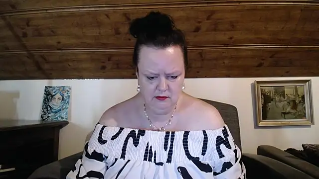 TiffanyMature online show from 05-29-26, 08:31