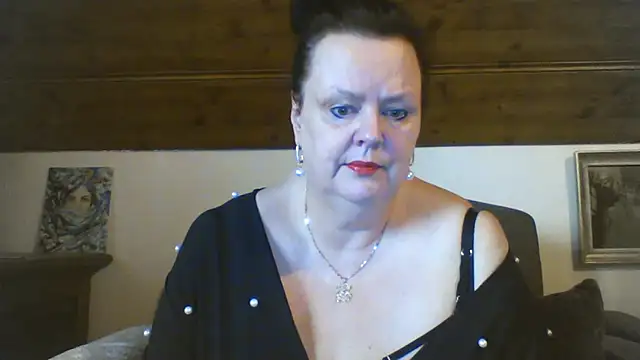 TiffanyMature online show from 04-20-26, 08:17