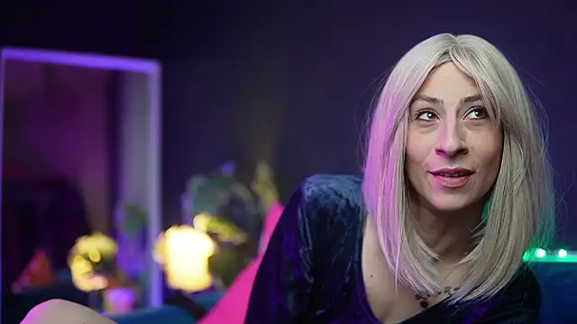 Snapshot of RubyRosa chatting on 02-24-26, 10:43 RubyRosa online show from 02-24-26, 10:43