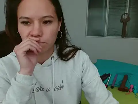 yarafuckass online show from 04-20-26, 09:05
