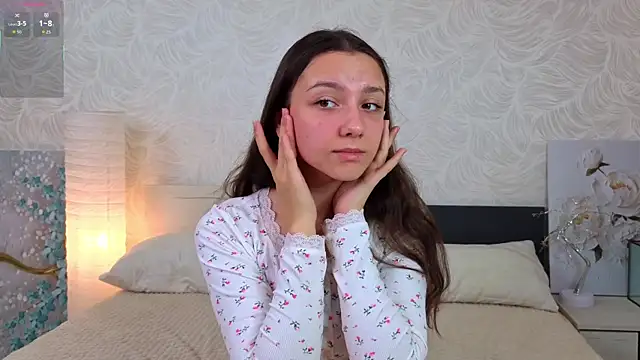GiseleLamos online show from 10-18-25, 03:08