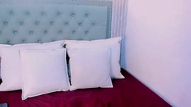 ValeriaJulio  online show from 10-07-25, 05:58