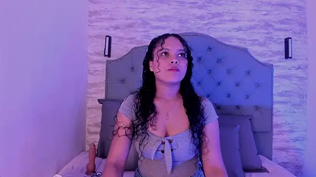 ValeriaJulio  online show from 09-30-25, 11:49