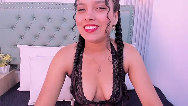 ValeriaJulio  online show from 11-19-25, 07:25