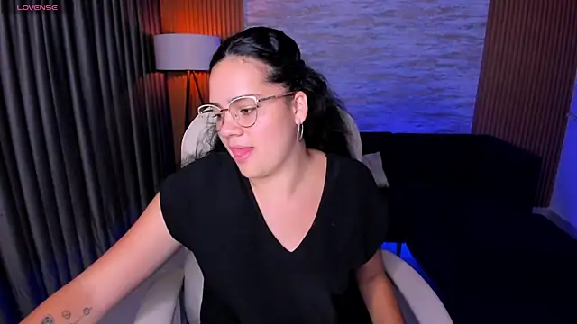 karlie small online show from 07-18-26, 03:26