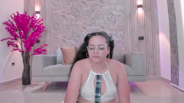 karlie small online show from 02-12-26, 07:35