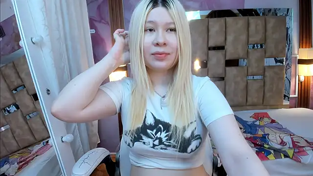 Melody Lolii online show from 12-22-25, 06:08