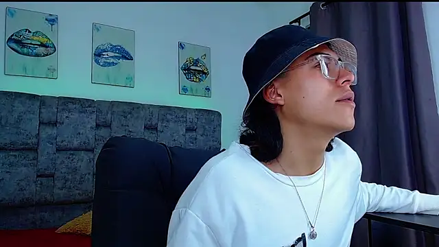 dirty model online show from 10-13-25, 02:02