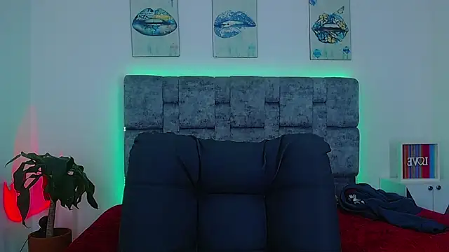 dirty model online show from 10-08-25, 03:19