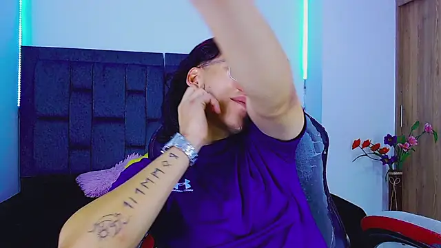 dirty model online show from 10-17-25, 04:05