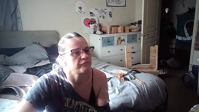 Snapshot of PremiumKitty chatting on 02-12-26, 08:41 PremiumKitty online show from 02-12-26, 08:41