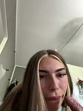 Amira Vice online show from 04-28-26, 10:41