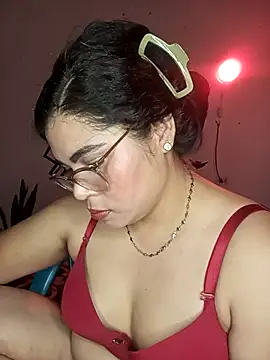 Snapshot of Diamily chatting on 10-17-25, 03:43 Diamily online show from 10-17-25, 03:43
