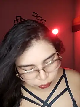 Snapshot of Diamily chatting on 10-22-25, 04:01 Diamily online show from 10-22-25, 04:01