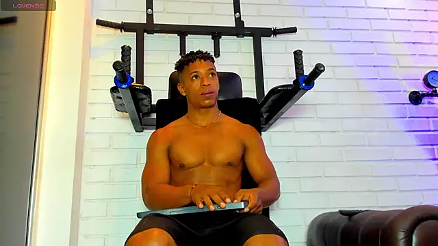 ItaloMoore online show from 03-08-26, 11:13