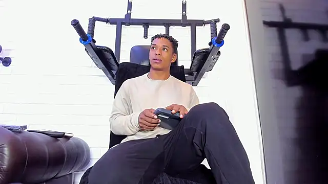 ItaloMoore online show from 11-10-25, 11:48