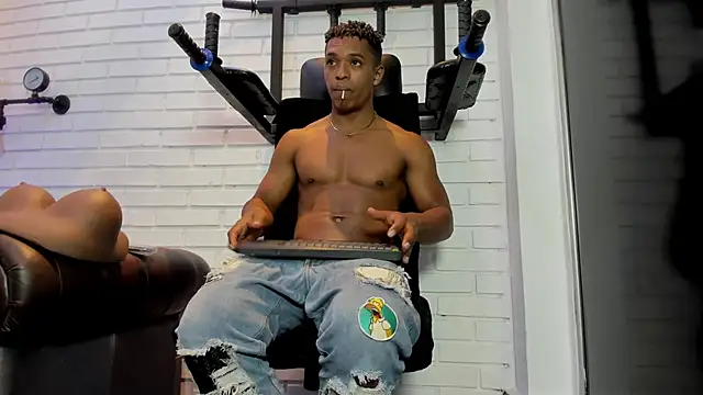 ItaloMoore online show from 10-26-25, 01:55