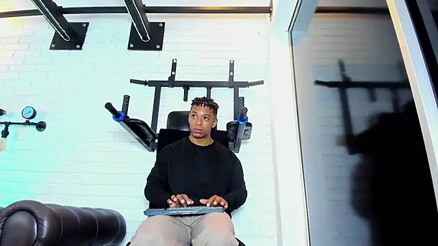 ItaloMoore online show from 12-16-25, 12:09