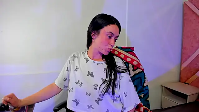 Snapshot of Amy_Kobold3 chatting on 05-28-26, 05:26 Amy Kobold3 online show from 05-28-26, 05:26