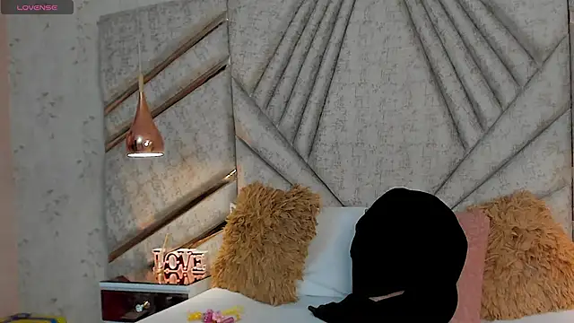 OliviaGarciaa online show from 09-18-25, 03:09