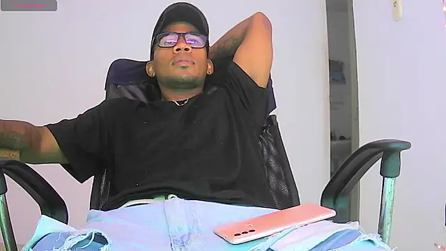 Snapshot of Clangel19 chatting on 01-16-26, 06:56 Clangel19 online show from 01-16-26, 06:56