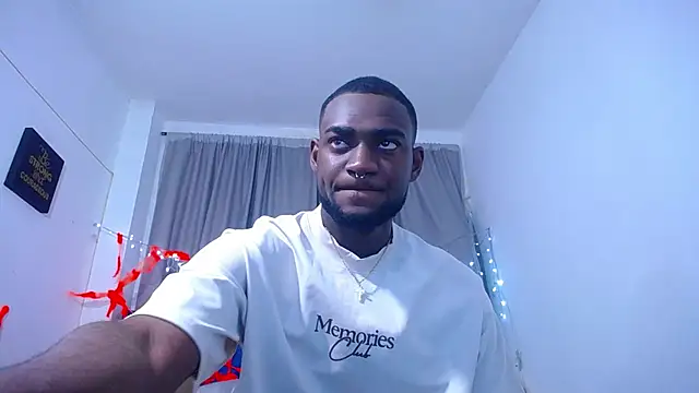 eebony stallion online show from 10-30-25, 02:54