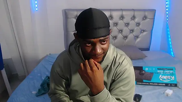 eebony stallion online show from 11-28-25, 06:19