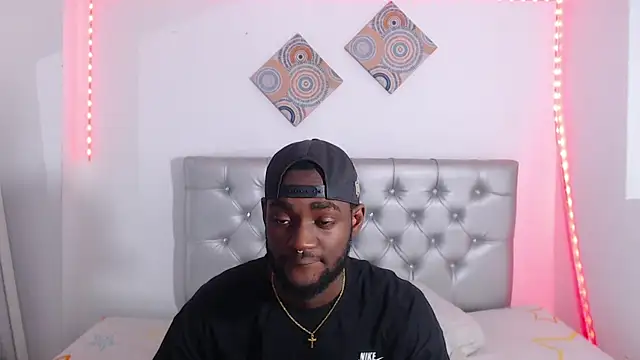 eebony stallion online show from 12-18-25, 07:50