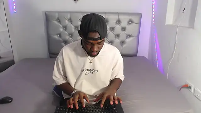 eebony stallion online show from 11-11-25, 06:14