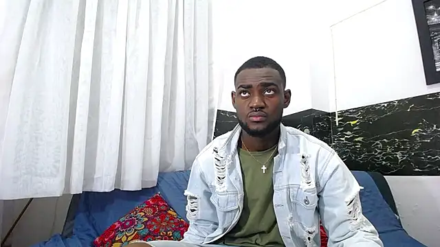 eebony stallion online show from 10-31-25, 02:52