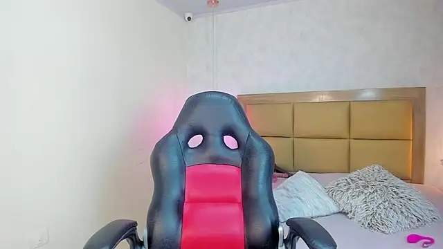 MELISSAROUGE online show from 02-26-26, 07:47