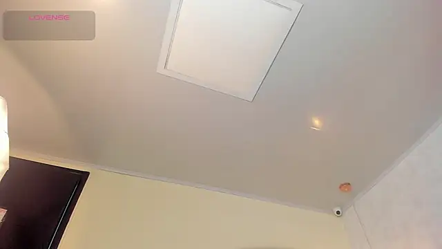 MELISSAROUGE online show from 04-27-26, 07:56