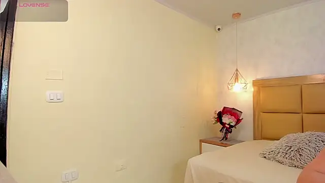 MELISSAROUGE online show from 05-25-26, 07:23