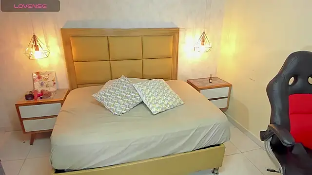 MELISSAROUGE online show from 10-31-25, 07:54