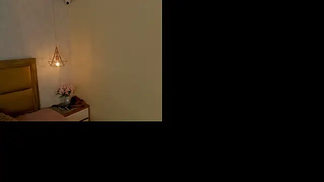 Snapshot of MELISSAROUGE chatting on 06-25-26, 07:30 MELISSAROUGE online show from 06-25-26, 07:30
