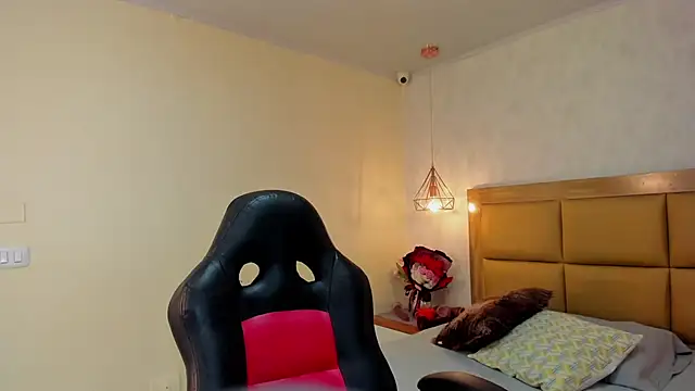 MELISSAROUGE online show from 04-07-26, 07:37