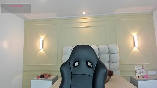 MELISSAROUGE online show from 04-21-26, 11:00